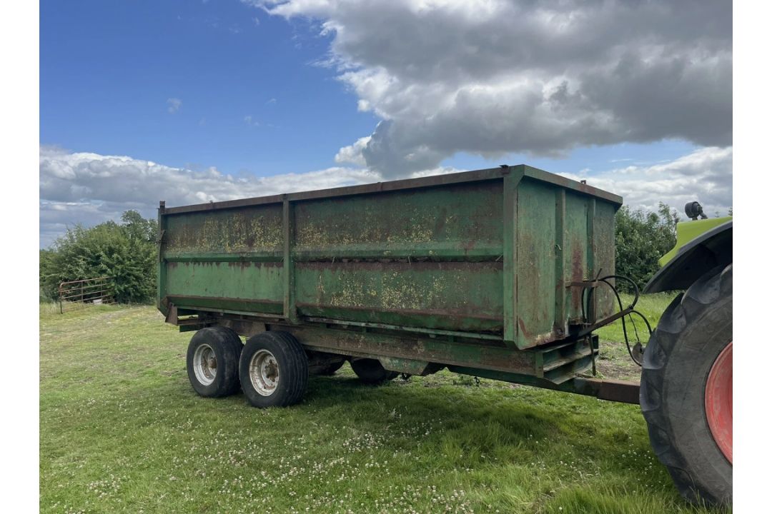 DOUBLE AXLE MUCK/GRAIN TIPPING TRAILER – TWIN RAMS – AGRICULTURAL USE - Image 4 of 7