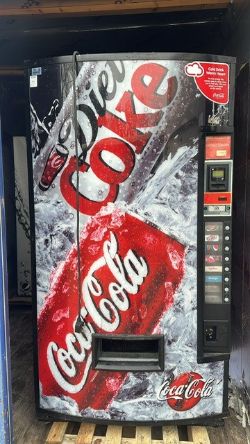 4 X COKE VENDING MACHINE COLD DRINKS CANS AND BOTTLES