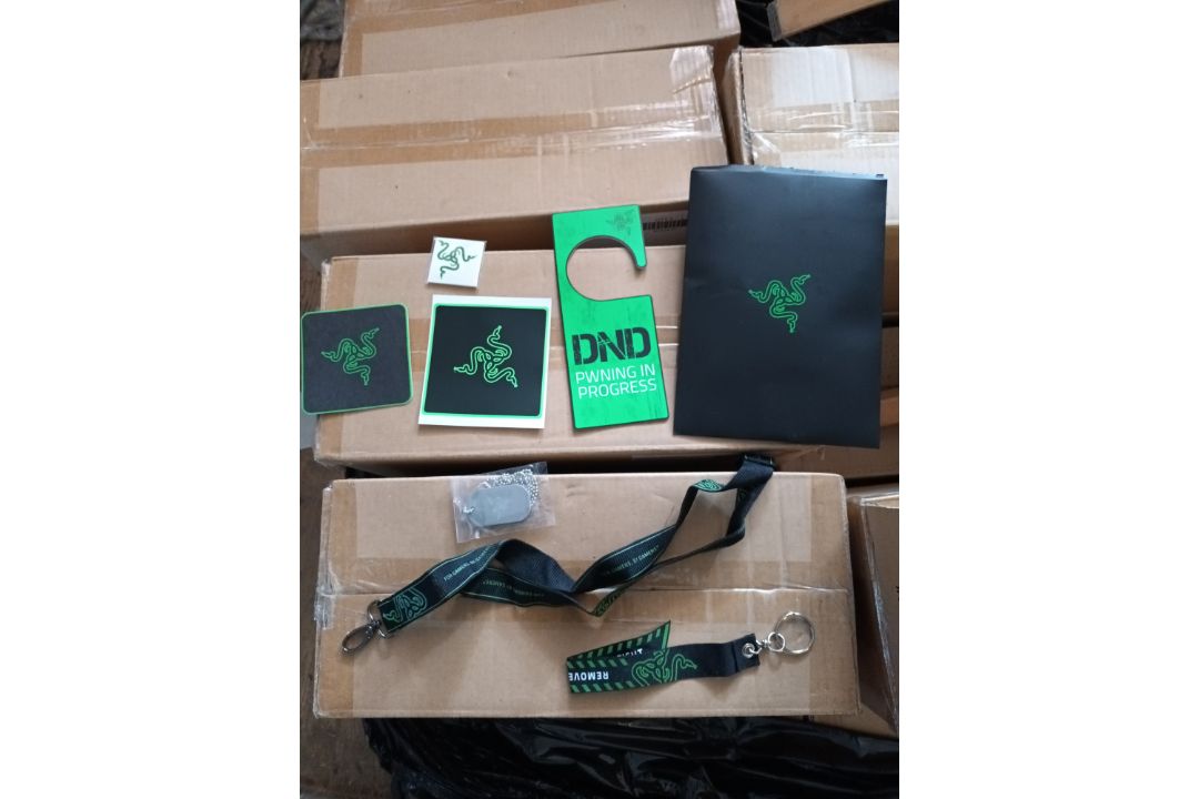 1000 X PIECES OF OFFICIAL RAZOR GAMING PACK - Image 2 of 3