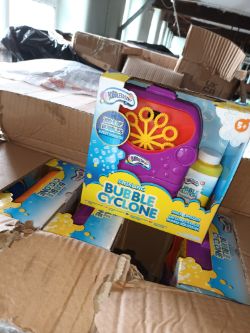 324 X BRAND NEW INDIVIDUAL BUBBLE MACHINES