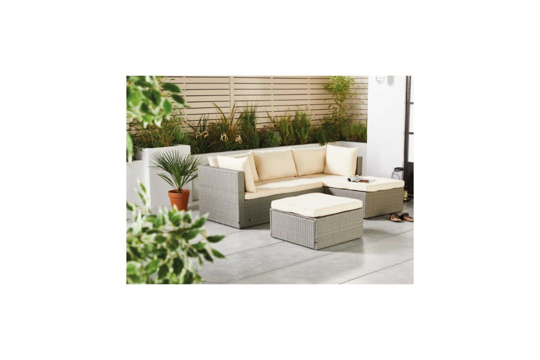 PALLET TO CONTAIN 4 X NEW & BOXED LUXURY GREY & CREAM CORNER SOFA SET. SOAK IN THE SUN AND FEEL THAT - Image 2 of 6