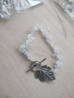 CLEAR QUARTZ - GEMSTONE CRYSTAL CHIP LEAF BRACELET - ORIGINAL PACKAGING - JOBLOT OF 13