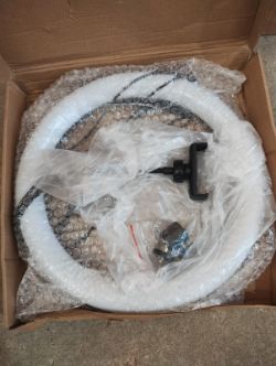 M-33 LED FILLING LAMP - BEAUTY LIVE RING LIGHT -BRAND NEW IN ORIGINAL BOX