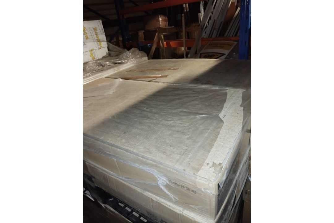 JOBLOT OF VAROIUS CEILING TILES B-17 - Image 2 of 2