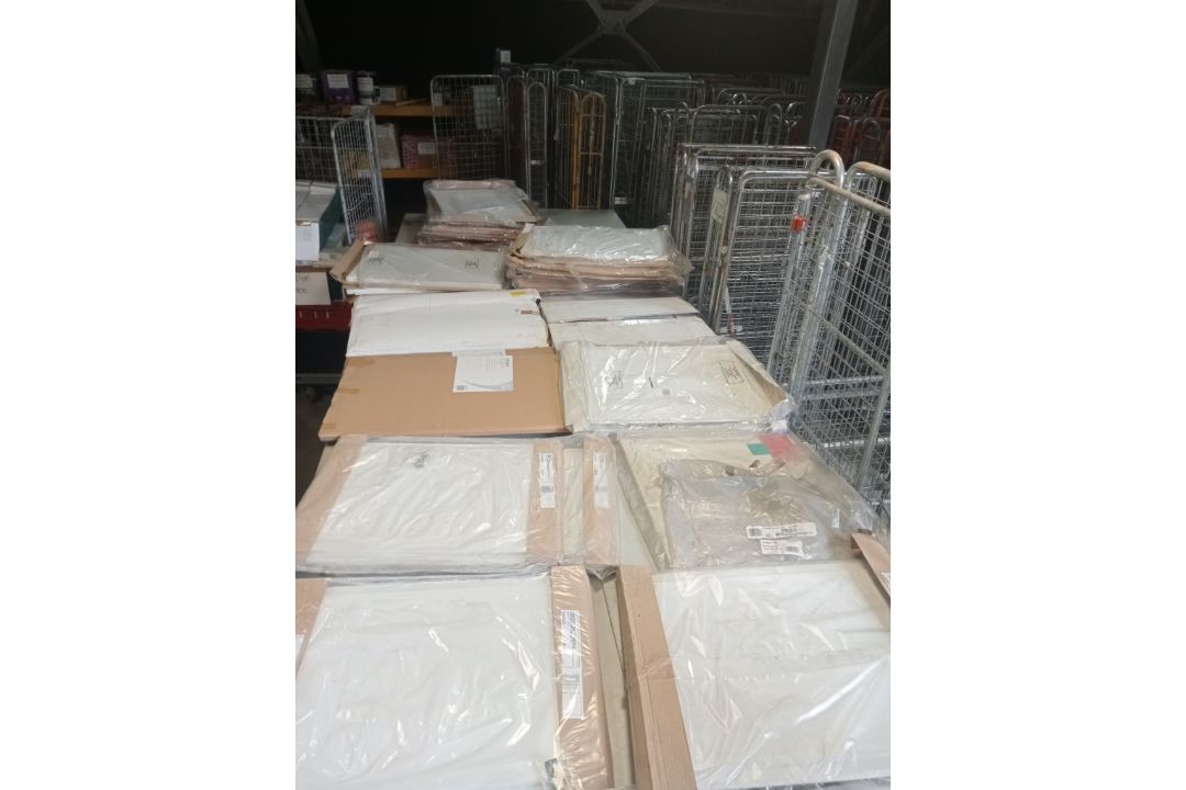 BATH END PANEL JOBLOT - Image 1 of 8