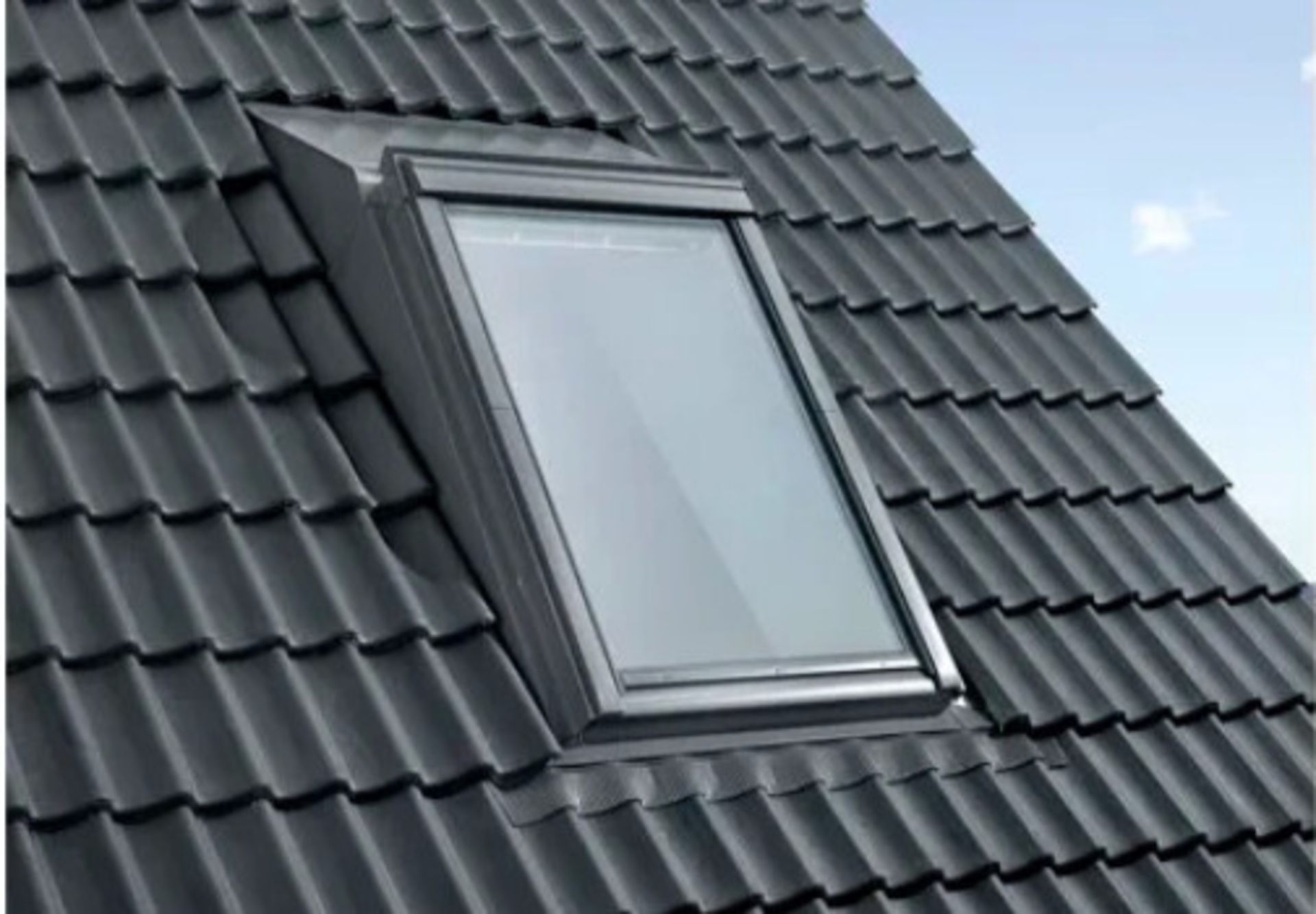 VELUX ROOF DORMER WITH WINDOW MK04 78 CM X 98 CM EAW MK04 6000P2 / EAX MK04 6000P2