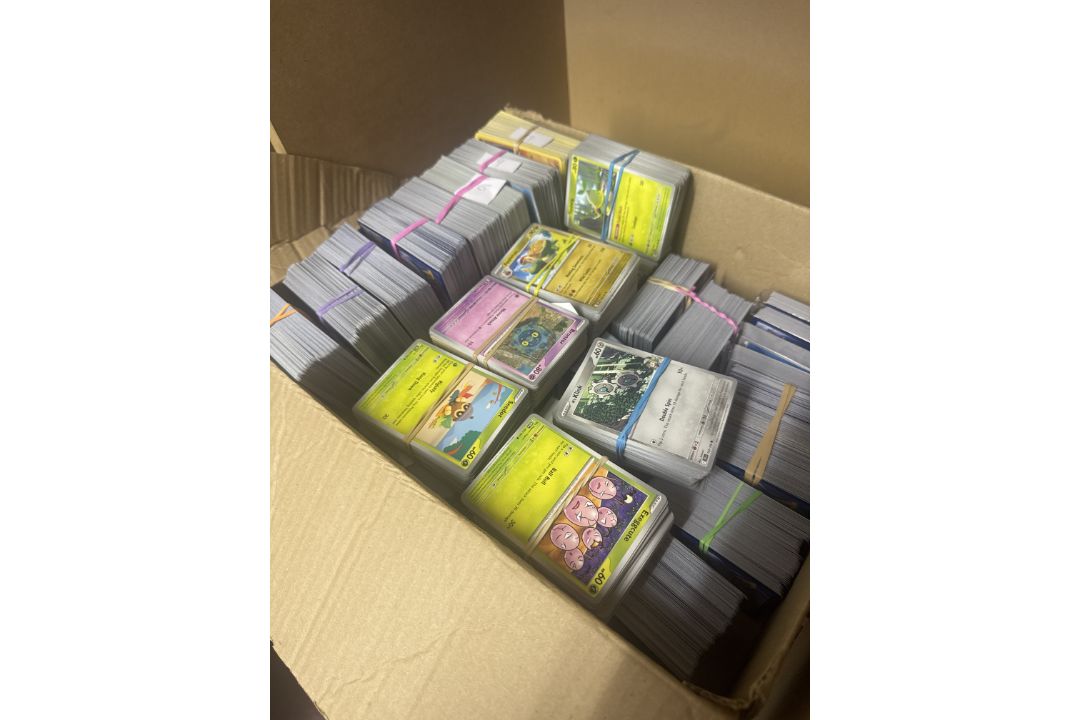 BUNDLE OF X200 POKEMON CARDS - Image 1 of 3