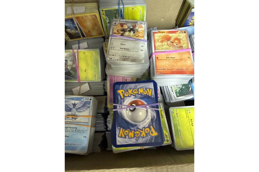 BUNDLE OF X200 POKEMON CARDS - Image 3 of 3