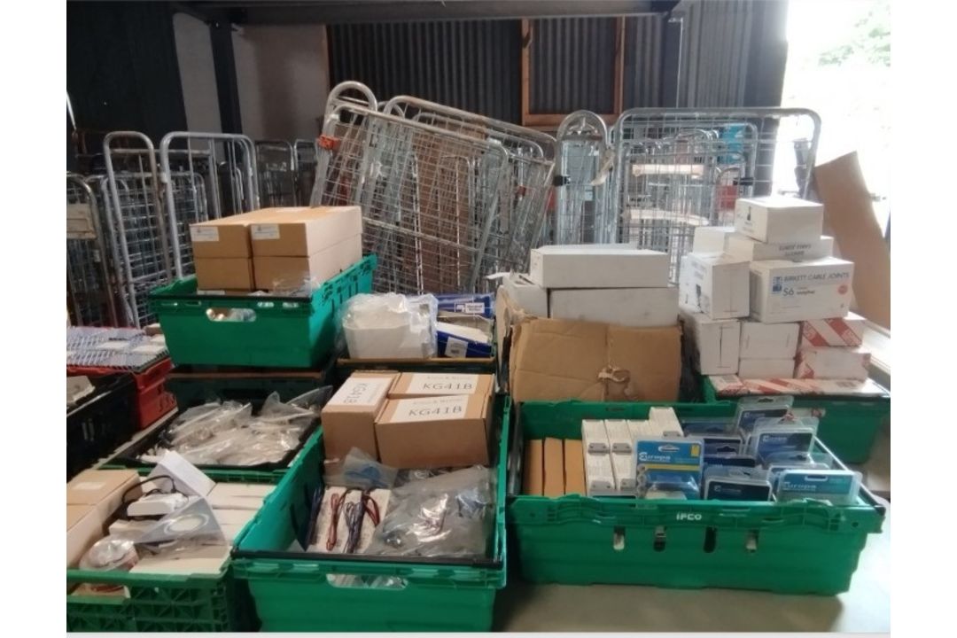 MIXED JOBLOT OF ELECTRICAL ITEMS X 176 UNITS - Image 3 of 3