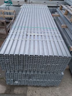 JOBLOT OF STUDDED WALL METAL STUD SINIAT FIXINGS