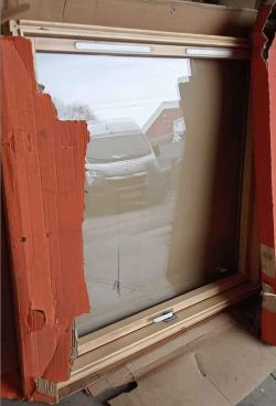 VELUX ALTERNATIVES DAKEA 134 CM X 140 CM KAV U8A B700 WITH SLATE FLASHING KIT KSF U8A