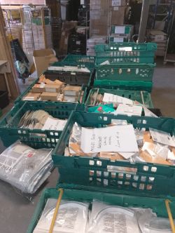 JOBLOT OF CURTAIN POLE BRACKET AND PARTS AS SHOWN IN PICTURES