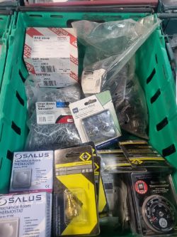 MIXED SMALL JOBLOT APPROX UNITS IDEAL FOR RESELLERS CRATE I