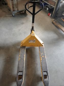 WAREHOUSE PALLET PUSH STACK TRUCK