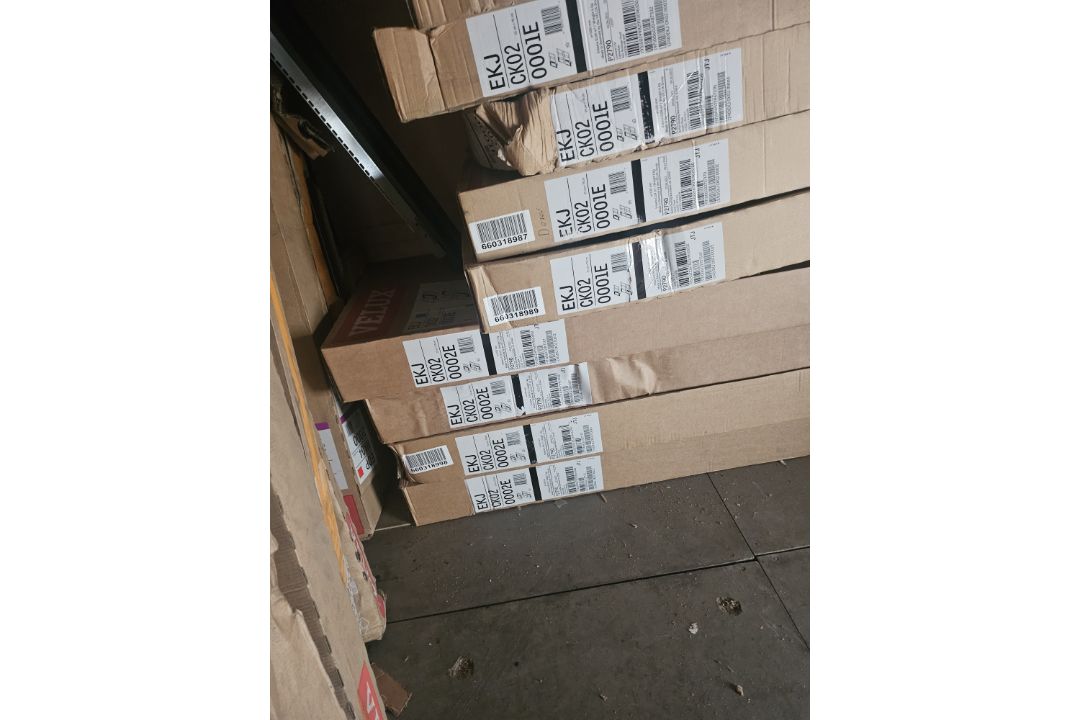 VELUX JOBLOT OF 35 FLASHING KITS - Image 3 of 8