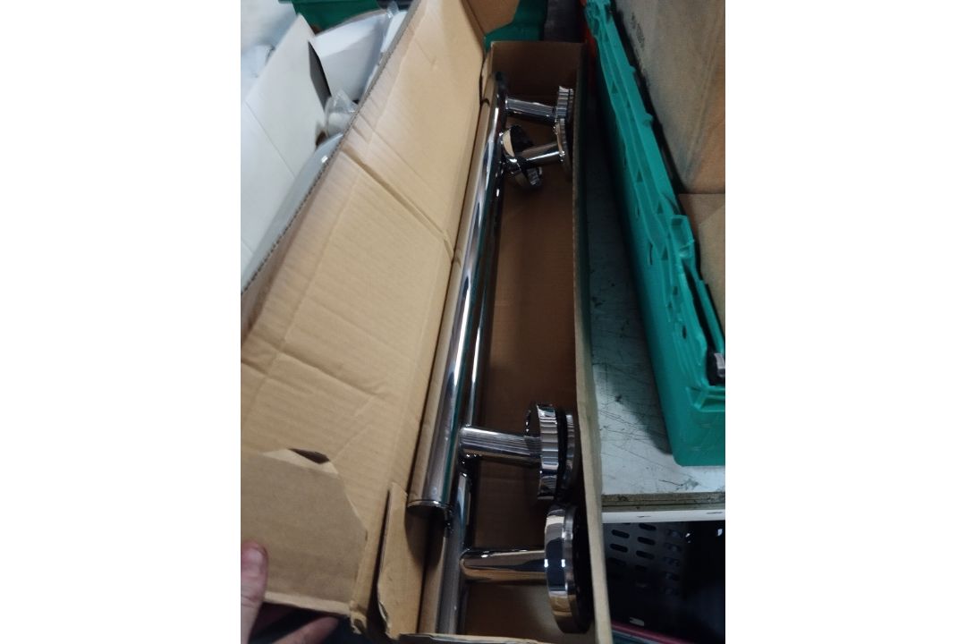 JOBLOT OF PLUMBING AND BUILDING ITEMS ALTERNA WIRQUIN BATH TAPS - Image 9 of 15