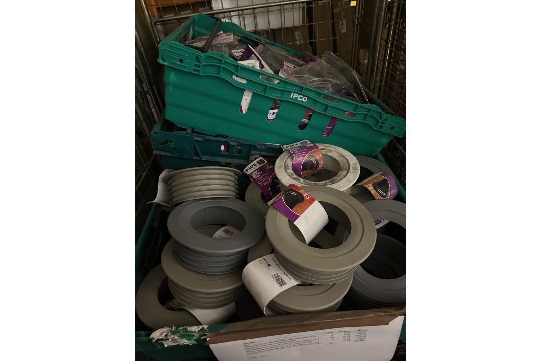 PIPE SNUGS JOBLOT - Image 2 of 6