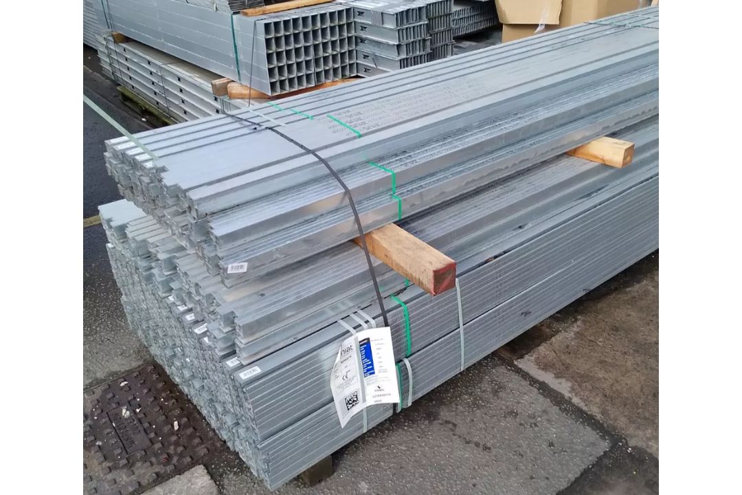 50 UNITS - SINIAT GTEC CH STUD 0.7MM X 60MM X 3000MM CHS60/B/19 - Image 3 of 4