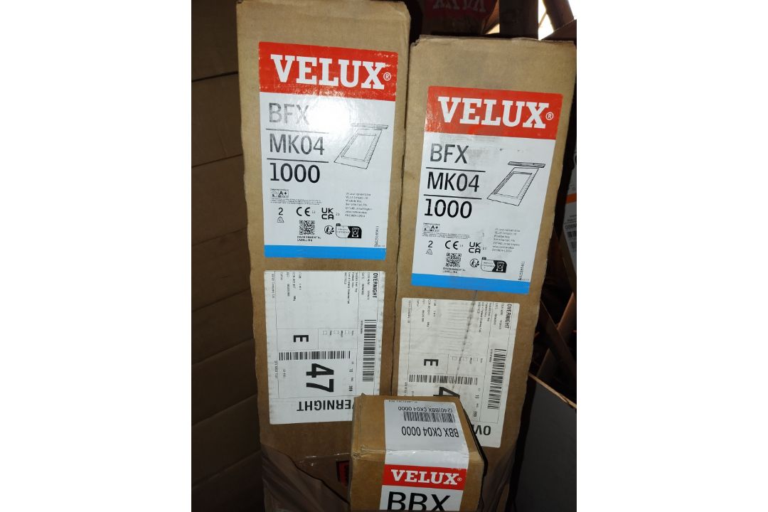 VELUX JOBLOT OF 35 FLASHING KITS - Image 7 of 8