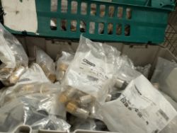 MIXED JOBLOT OF HENCO PLUMBING ITEMS X 286 UNITS