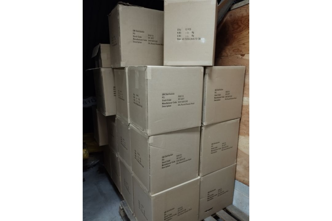 BOX OF 12 EXTRA LARGE ROUND SHOWER HEADS SUREGRAFT - Image 6 of 8