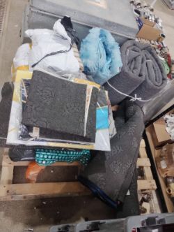 LARGE JOBLOT OF RUGS /FLOOR MATS / RUNNERS AND MORE - EVERYTHING YOU SEE - ALL BRAND NEW NEVER USED