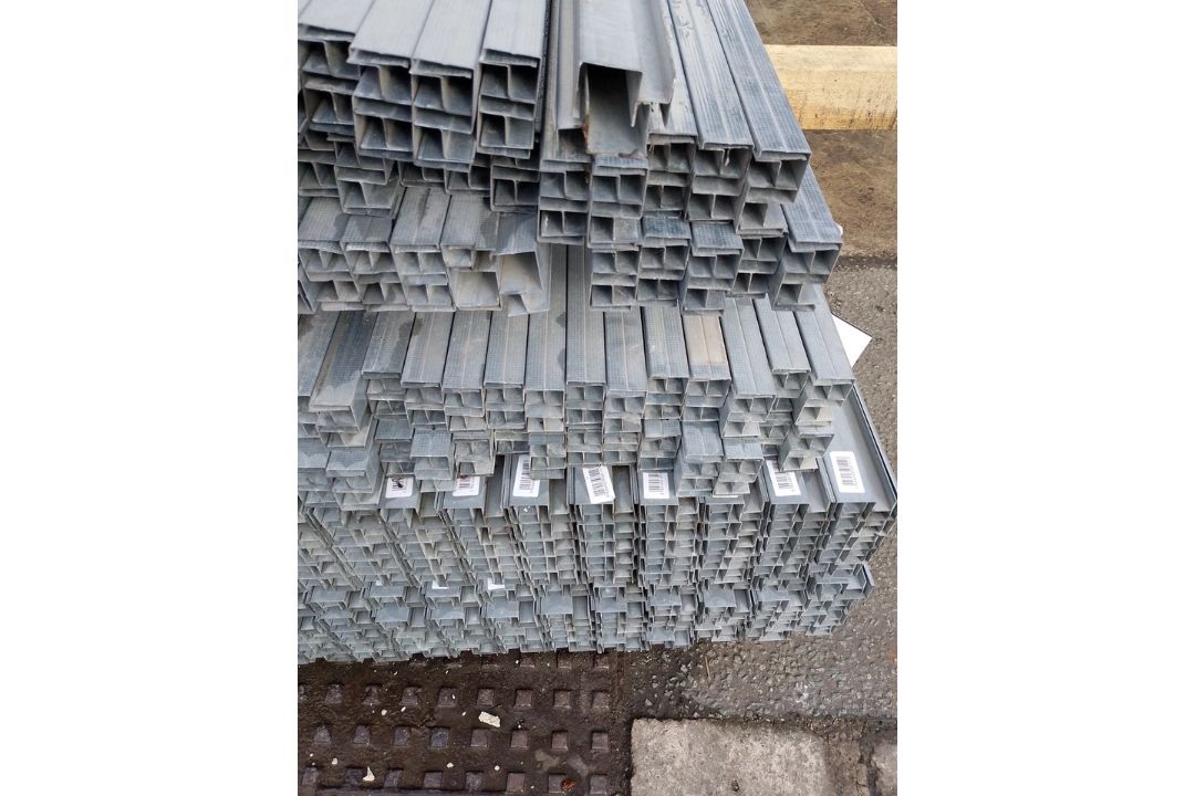 50 UNITS - SINIAT GTEC CH STUD 0.7MM X 60MM X 3000MM CHS60/B/19 - Image 4 of 4
