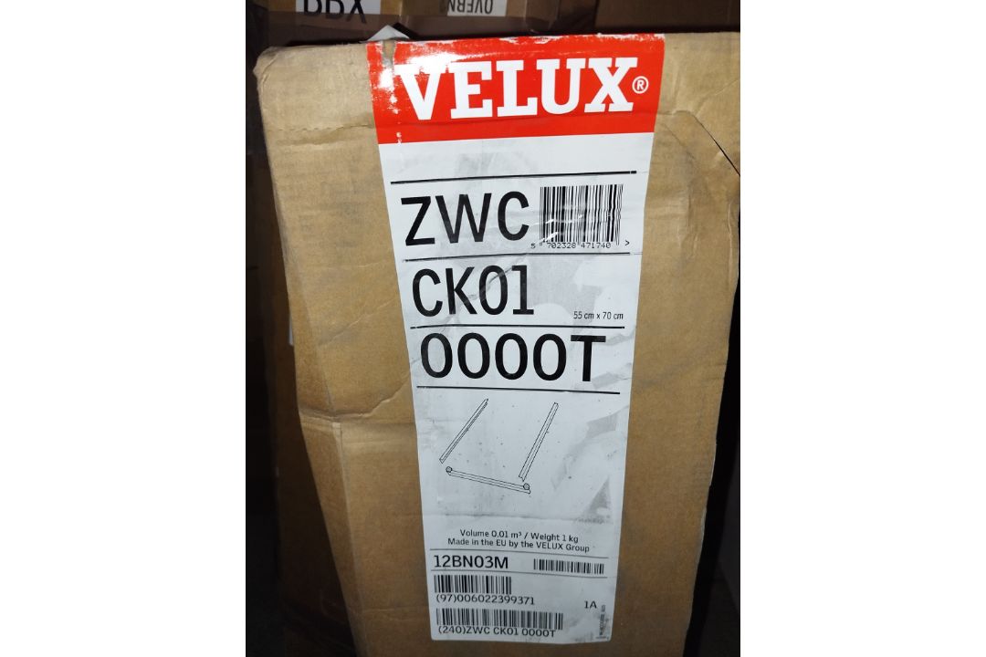 VELUX JOBLOT OF 35 FLASHING KITS - Image 4 of 8