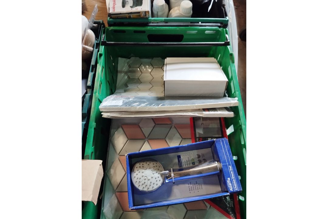 JOBLOT OF PLUMBING AND BUILDING ITEMS ALTERNA WIRQUIN BATH TAPS - Image 15 of 15
