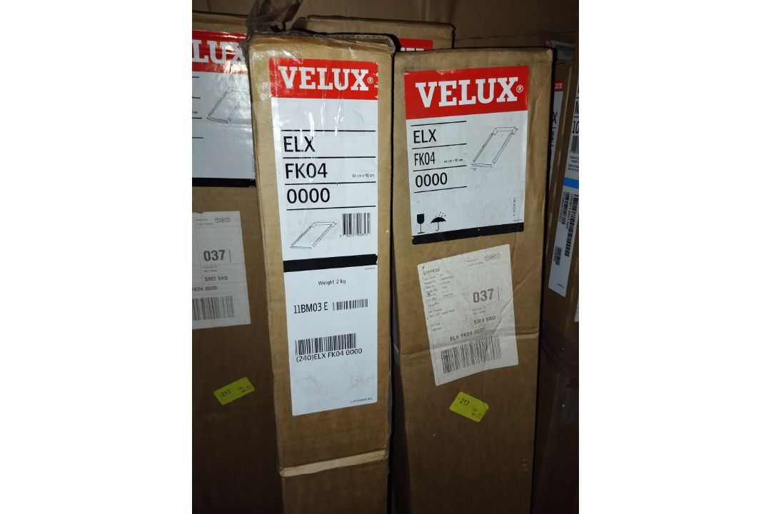 VELUX JOBLOT OF 35 FLASHING KITS - Image 6 of 8