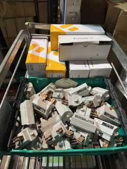 MIXED ELECTRICAL JOBLOT 40 UNITS - HAGER SCHNEIDER CONSUMER UNITS BREAKERS ETC.