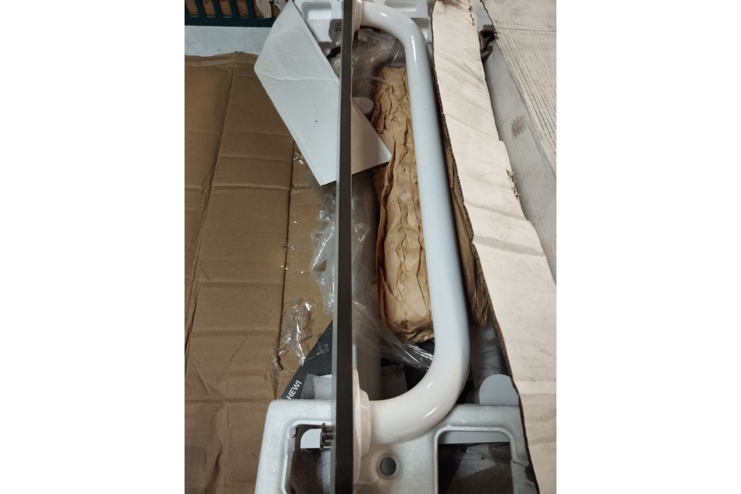 JOBLOT OF PLUMBING AND BUILDING ITEMS ALTERNA WIRQUIN BATH TAPS - Image 6 of 15