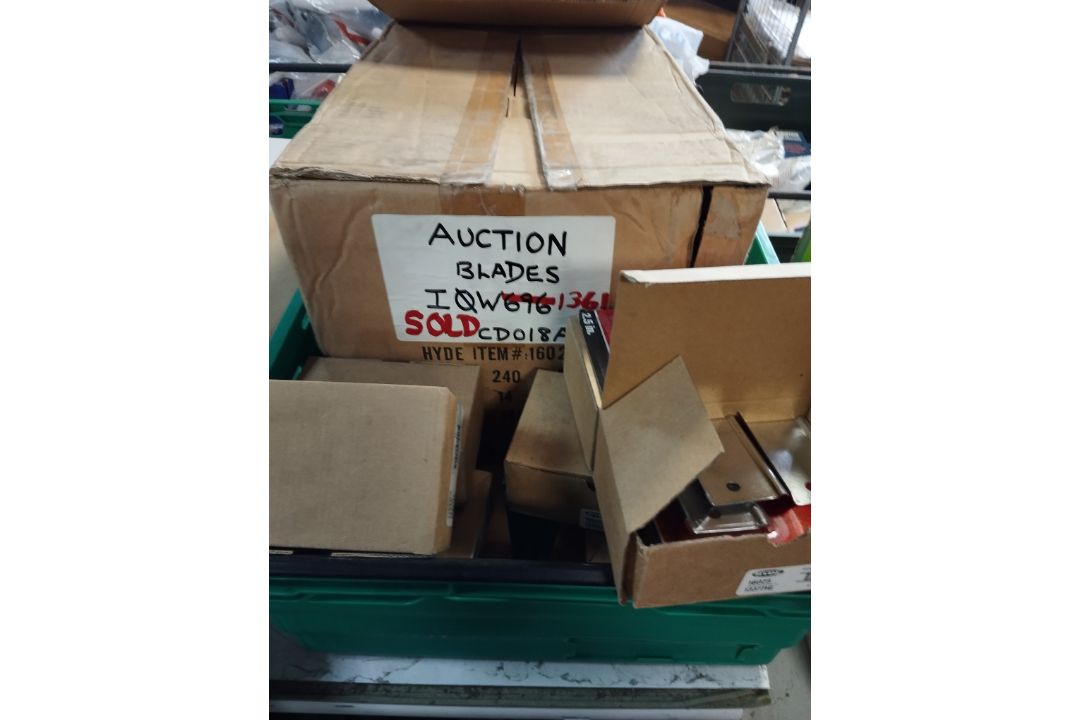 JOBLOT OF PLUMBING AND BUILDING ITEMS ALTERNA WIRQUIN BATH TAPS - Image 11 of 15