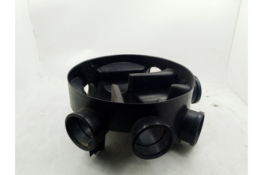 JOBLOT X5 UNDERGROUND DRAINAGE ACCESS CHAMBER BASE 490MM, 4 OUTLETS 130MM - Image 2 of 7