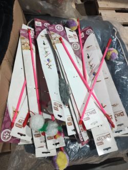 PALLET OF NEW PET BEDS, CARRIERS & TOYS – 8 BEDS, 2 CARRIERS, 15 TOYS