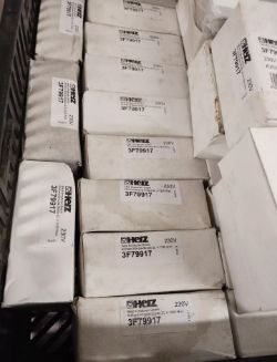 JOBLOT OF 58- HERZ ELECTRONIC ROOM THERMOSTATS WITH DISPLAY INCL COOLING -3F719917