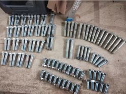101 PSC JOBLOT OF M28 BOLTS MIXED LENGTHS ZINC COATED (28MM HEADED BOLT )