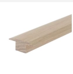 185 PIECES OF LAMINATE THRESHOLD T-SECTION OAK LENGTH - 0.9M LENGTH