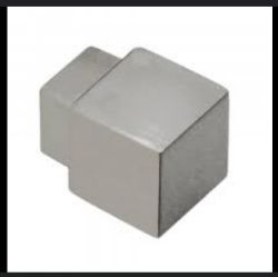 709 PIECES OF 9MM SQ.EDGE SILV EFF CNR PK2