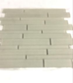 48 BXS (576 SHEETS) REGAL VANILLA ACCENT GLASS MOSAIC TILE SHEETS 28.5CM X 29.6CM X 8MM.