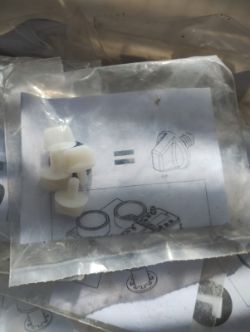 JOBLOT OF 150 APPROX - PACKS OF 4PSC WHITE SCREW IN CAPS - NEW IN ORIGINAL PACKS