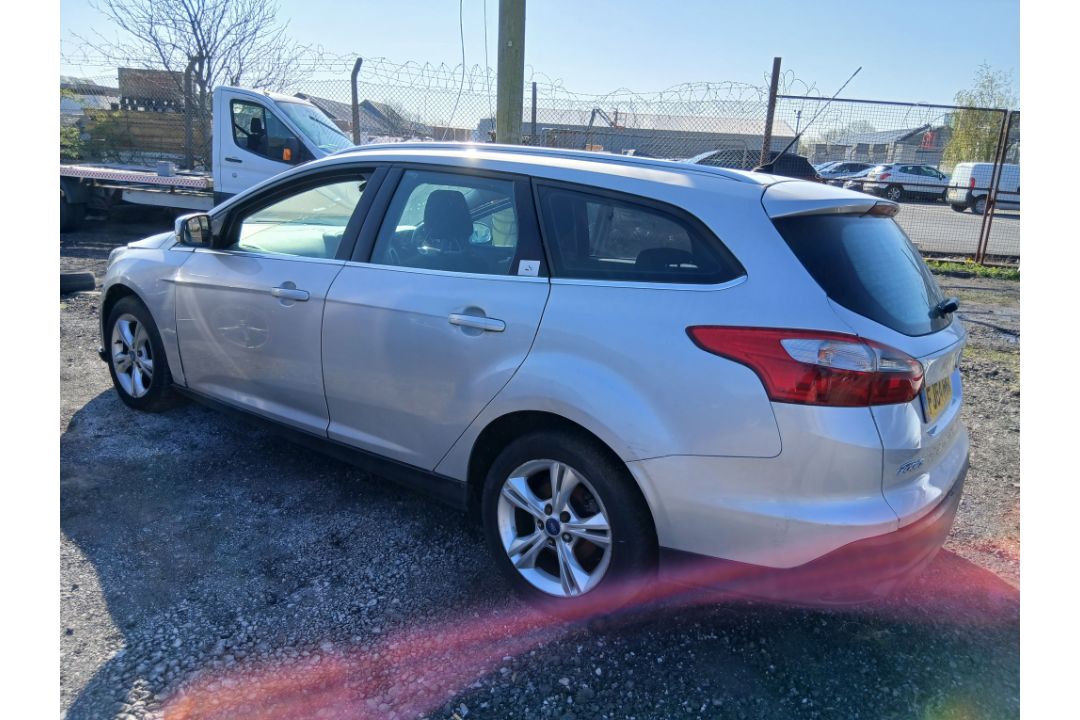 2014 FORD FOCUS ZETEC ECONETIC TDCI ESTATE – 1560CC DIESEL >>--NO VAT ON HAMMER--<< - Image 3 of 13