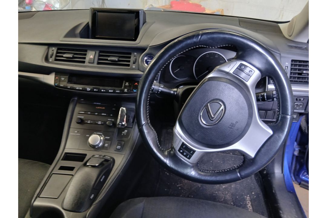 2011 LEXUS CT 200H SE-I CVT HYBRID ELECTRIC 1 PREVIOUS KEEPER - NO VAT ON HAMMER - Image 8 of 16