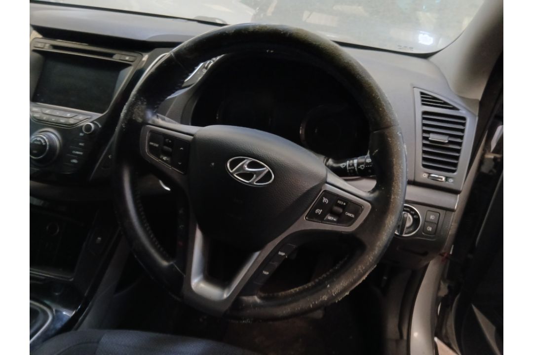 2012 HYUNDAI I40 STYLE GDI – 1.6 PETROL – MANUAL – SILVER – ESTATE >>--NO VAT ON HAMMER--<< - Image 5 of 13