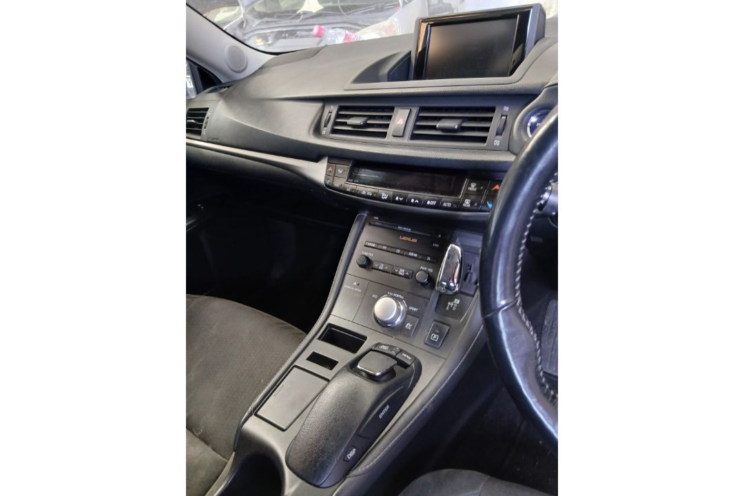 2011 LEXUS CT 200H SE-I CVT HYBRID ELECTRIC 1 PREVIOUS KEEPER - NO VAT ON HAMMER - Image 9 of 16