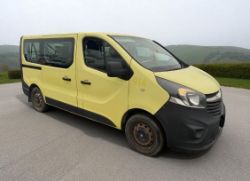 2016 VAUXHALL VIVARO CDTI BITURBO 9 SEATER BUS
