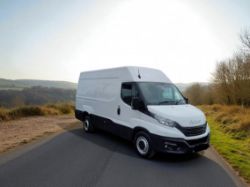 **(ONLY 32K MILEAGE)** 2023 IVECO DAILY 35S14B E-VGT – MWB DIESEL VAN – EURO 6