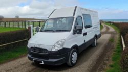 **(ONLY 56K MILEAGE)** 2014 IVECO DAILY 35S13 MWB L2H2 CREW VAN >>--NO VAT ON HAMMER--<<