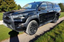 TOYOTA HILUX INVINCIBLE X 2.8 D-4D 4WD DCB AUTOMATIC 2021