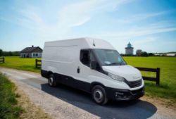 **(ONLY 30K MILEAGE)** 2023 IVECO DAILY 35S14B MWB 135BHP DIESEL VAN
